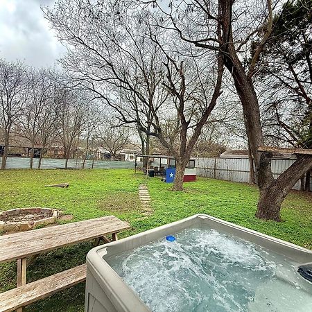 Canyon Lake River House Retreat-Location With Hot Tub Bagian luar foto
