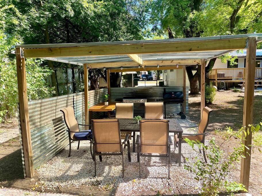 Canyon Lake River House Retreat-Location With Hot Tub Bagian luar foto