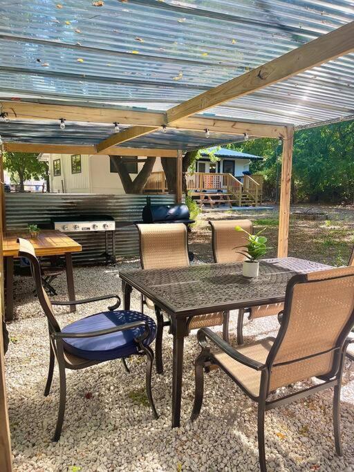 Canyon Lake River House Retreat-Location With Hot Tub Bagian luar foto