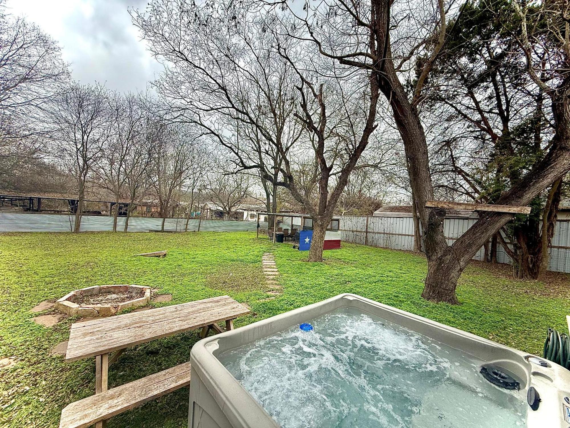 Canyon Lake River House Retreat-Location With Hot Tub Bagian luar foto